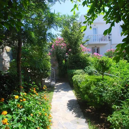 דירה Sleeps 6 With Pool And Air Con