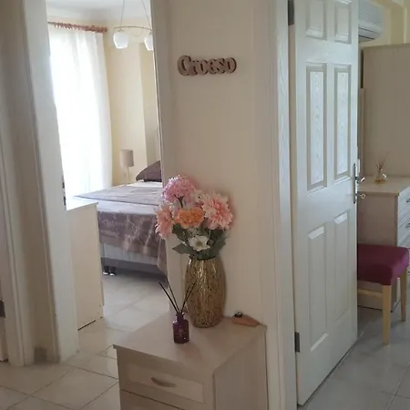 Sleeps 6 With Pool And Air Con דירה אורטקנט